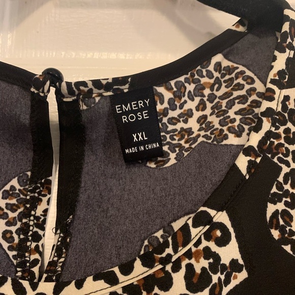 Emery rose black dress with heart leopard print and mid tie - Picture 7 of 8